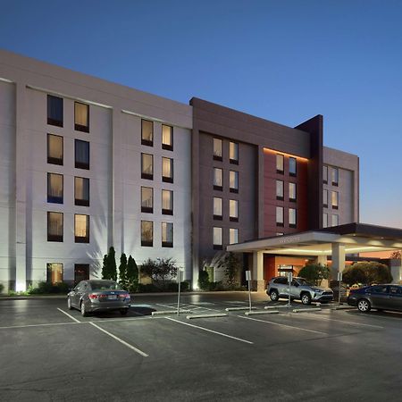 Hampton Inn Louisville Northeast Kültér fotó