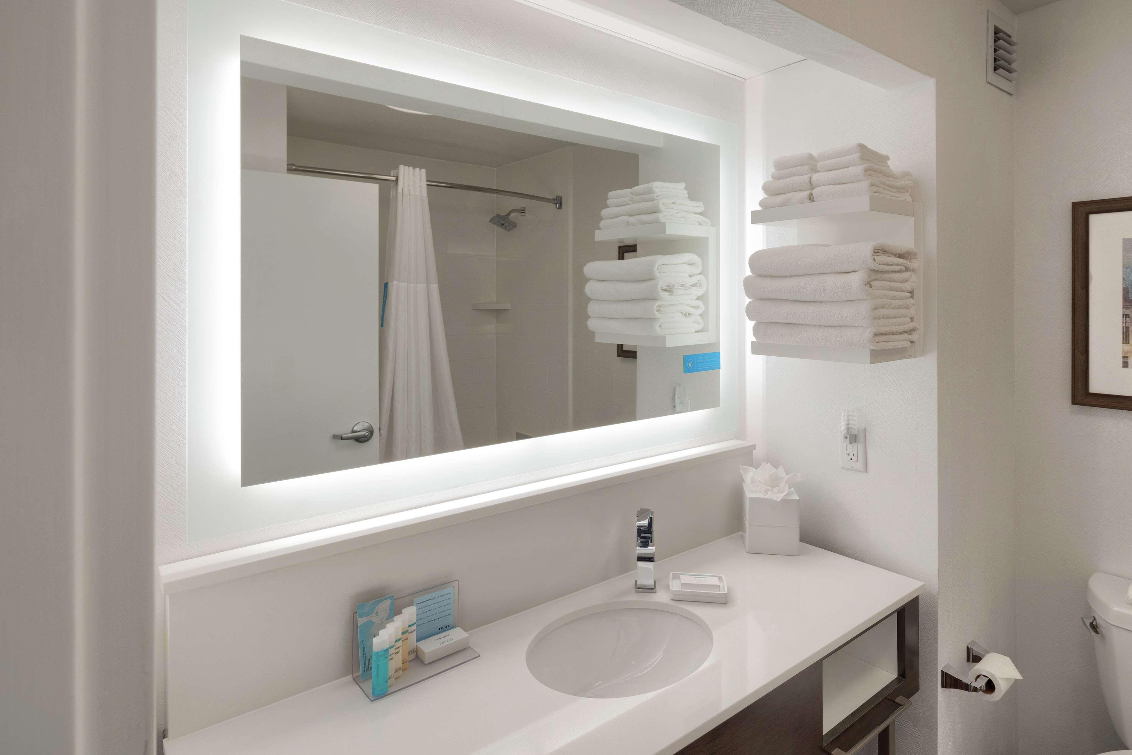 Hampton Inn Louisville Northeast Kültér fotó