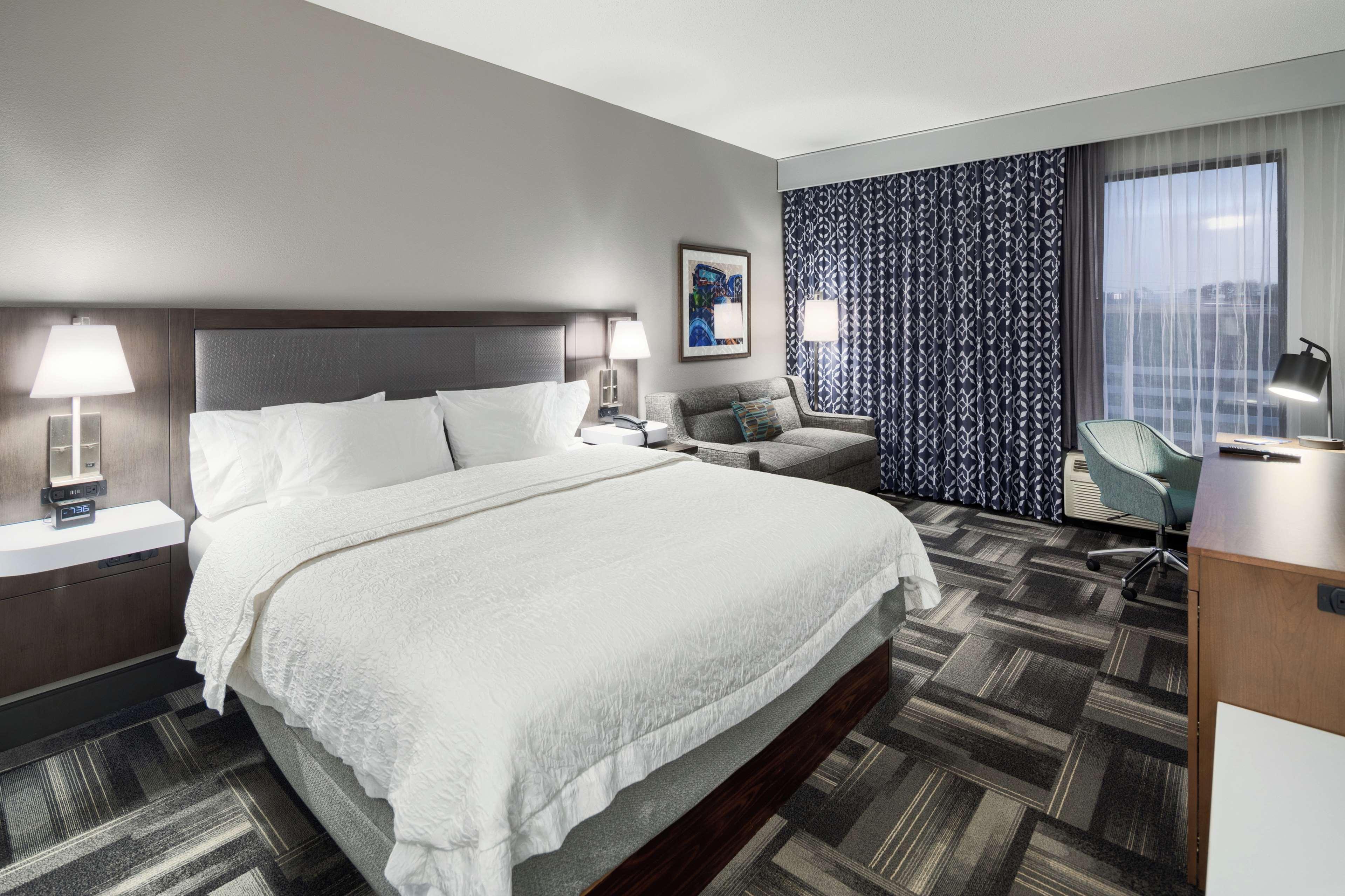 Hampton Inn Louisville Northeast Kültér fotó