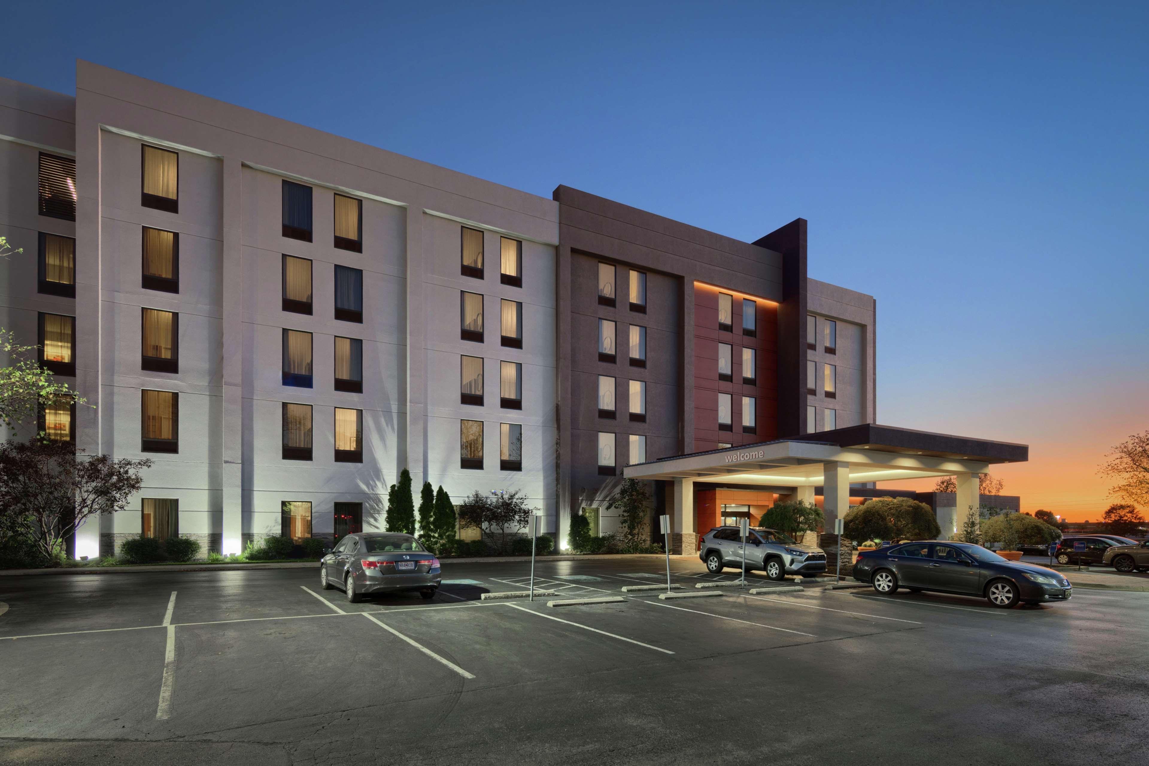 Hampton Inn Louisville Northeast Kültér fotó