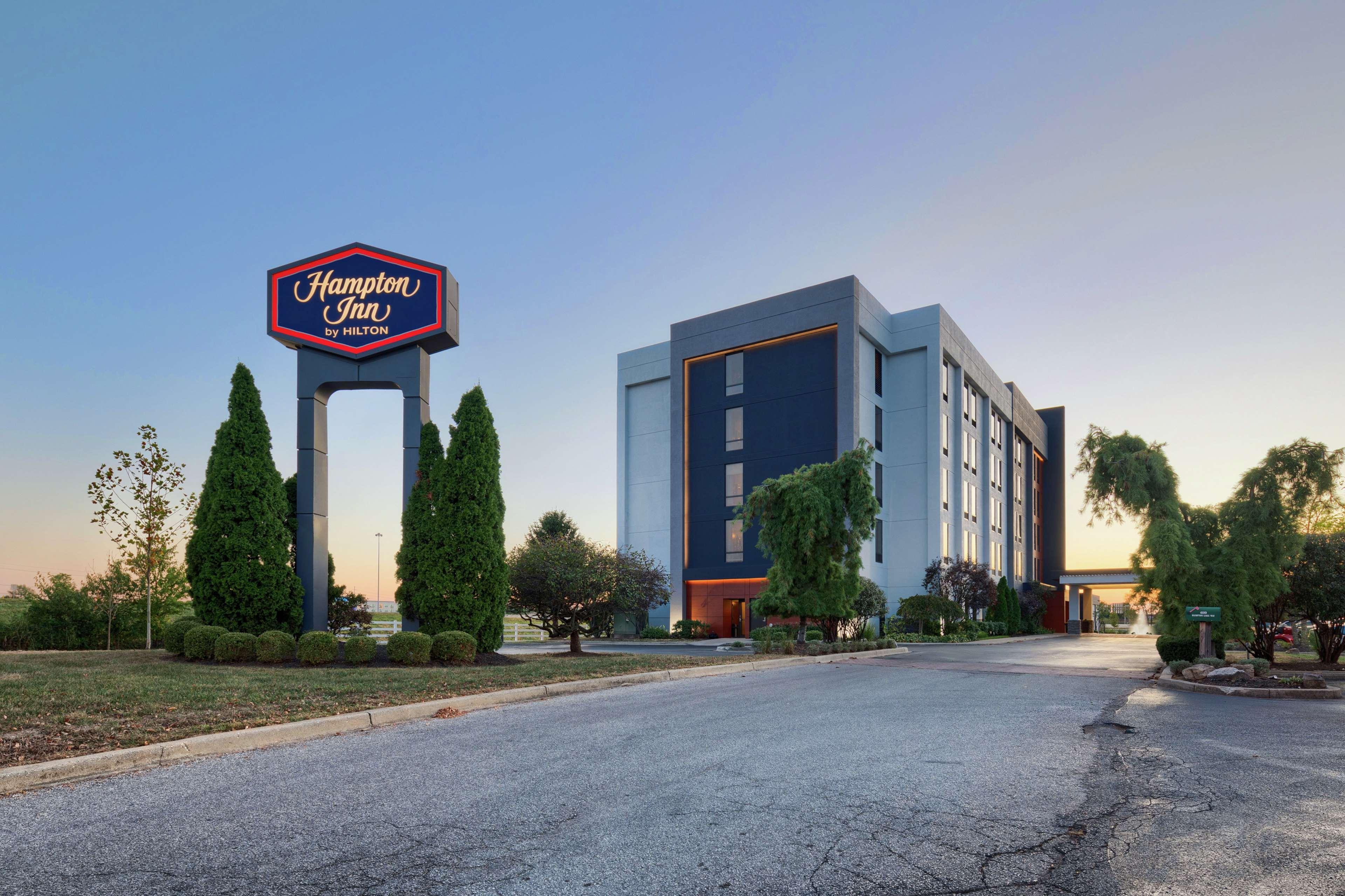 Hampton Inn Louisville Northeast Kültér fotó