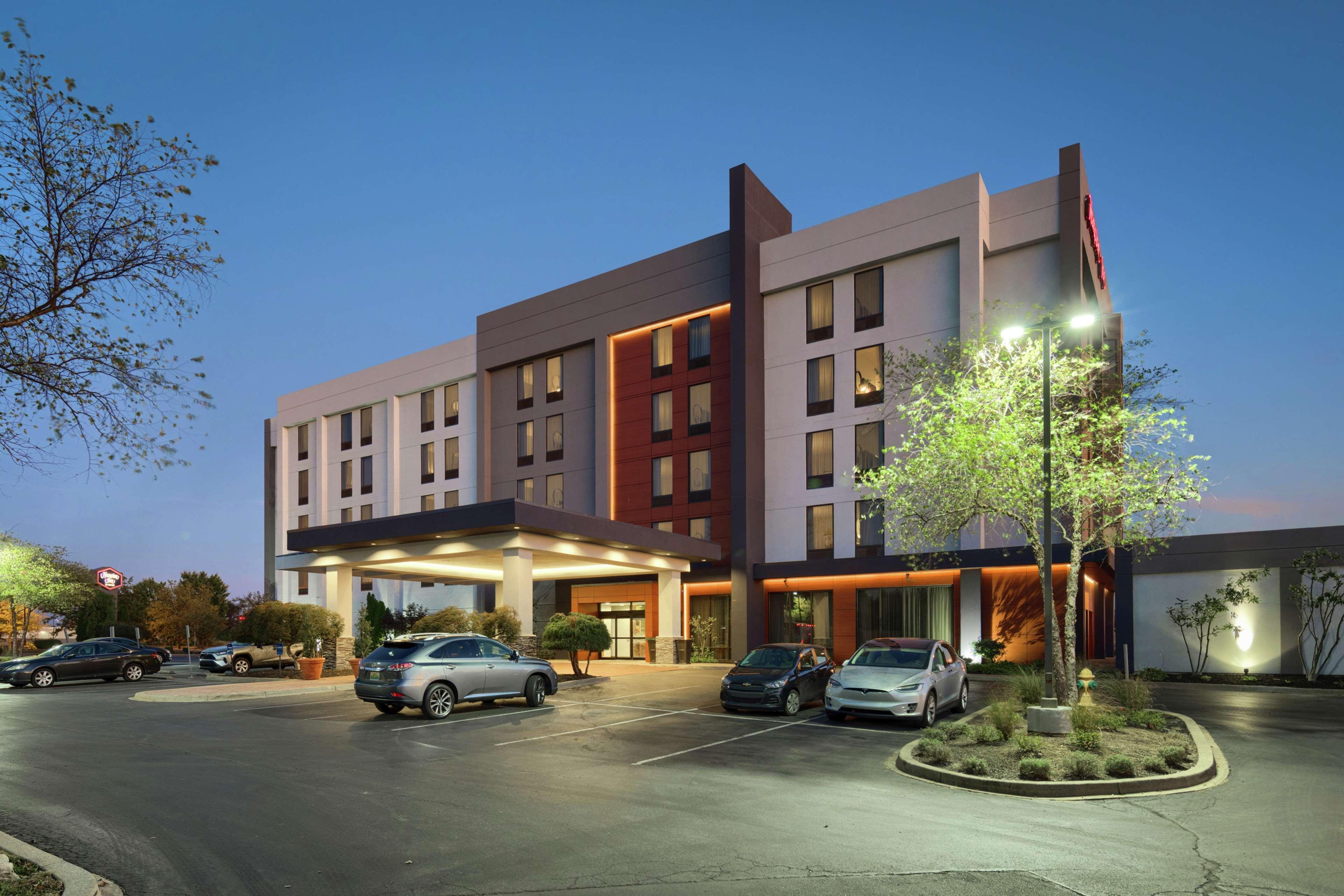 Hampton Inn Louisville Northeast Kültér fotó
