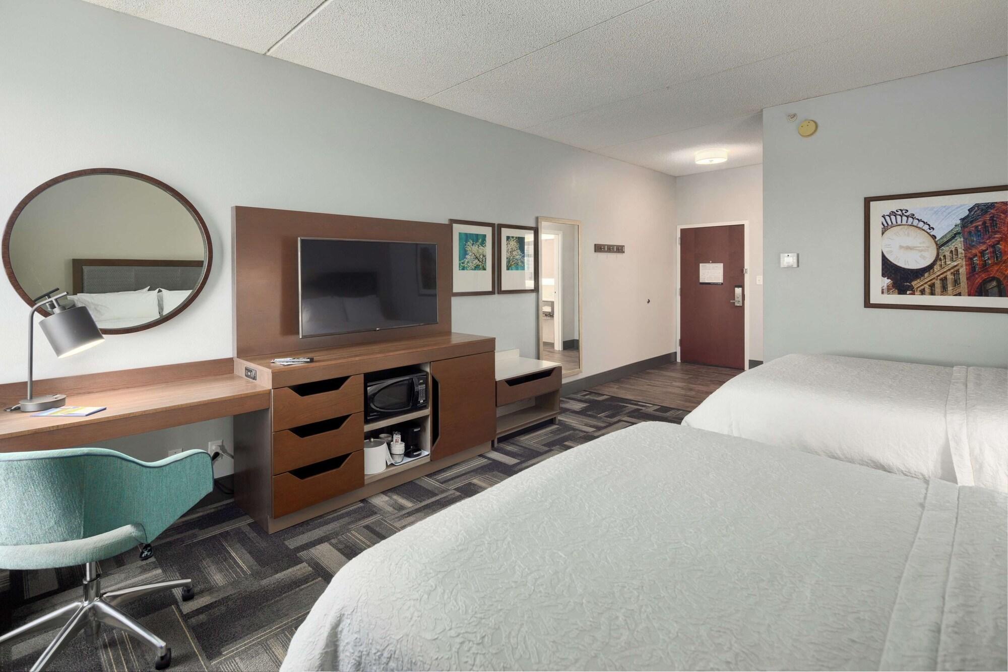 Hampton Inn Louisville Northeast Kültér fotó