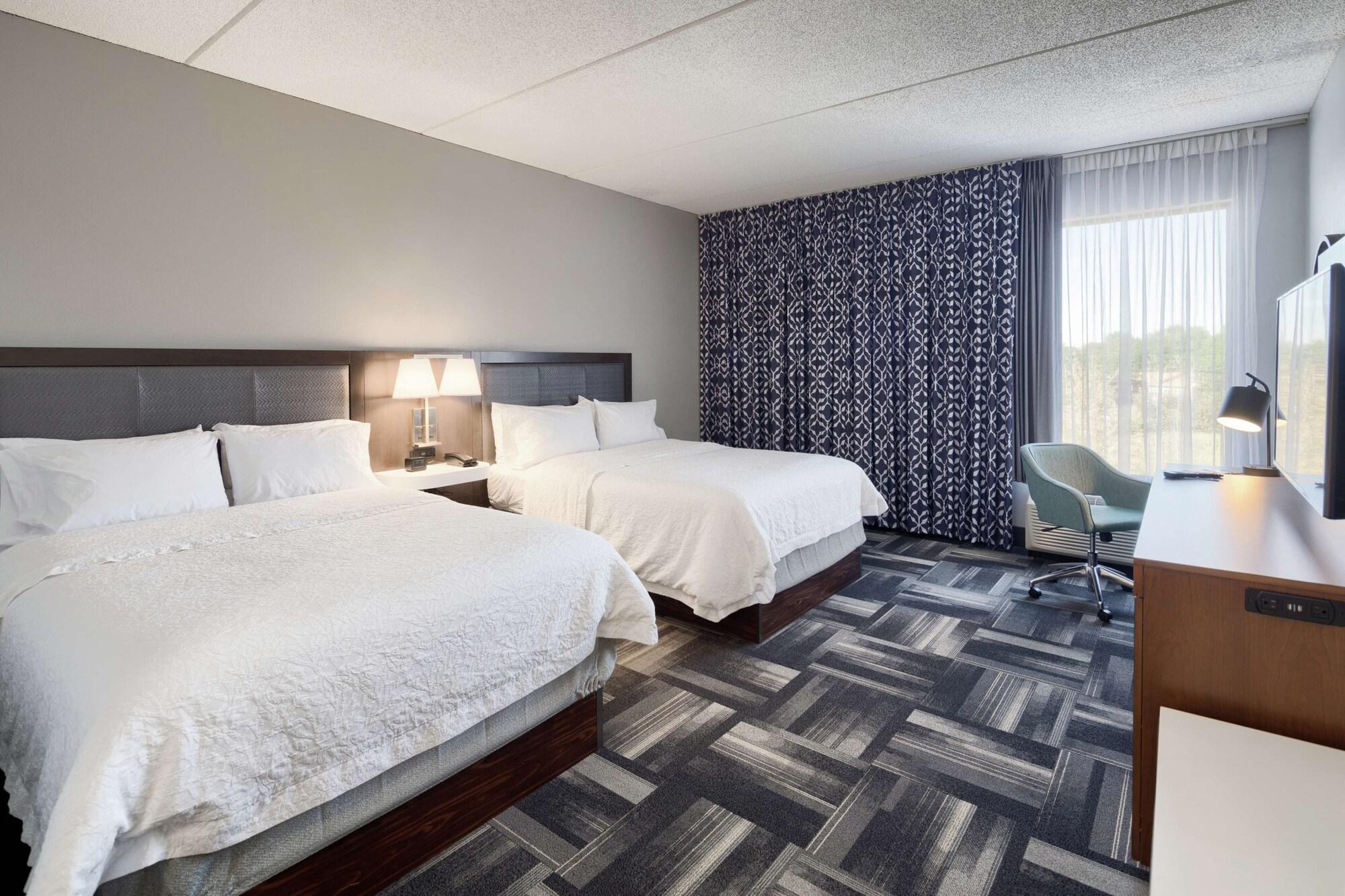 Hampton Inn Louisville Northeast Kültér fotó