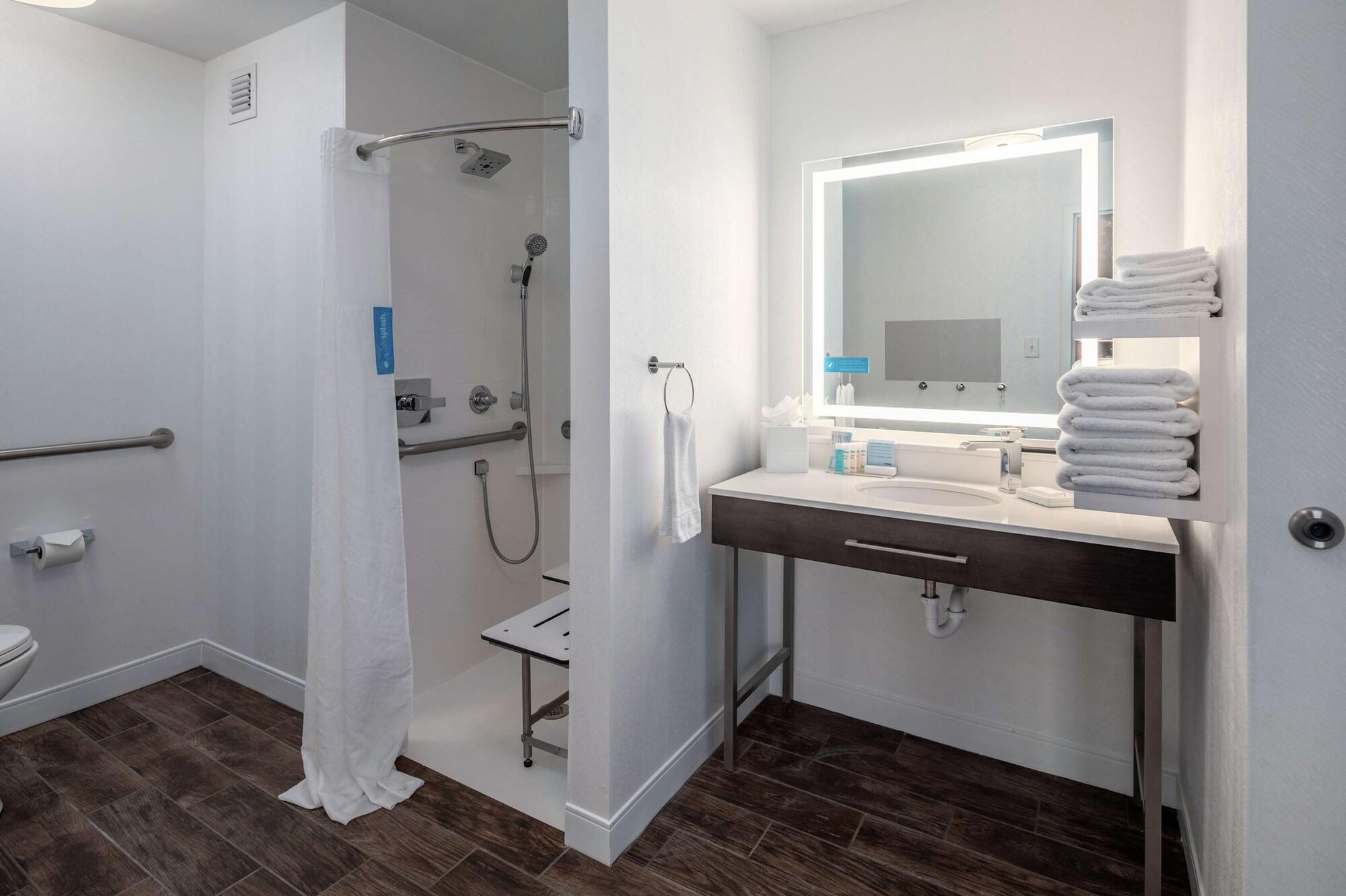 Hampton Inn Louisville Northeast Kültér fotó