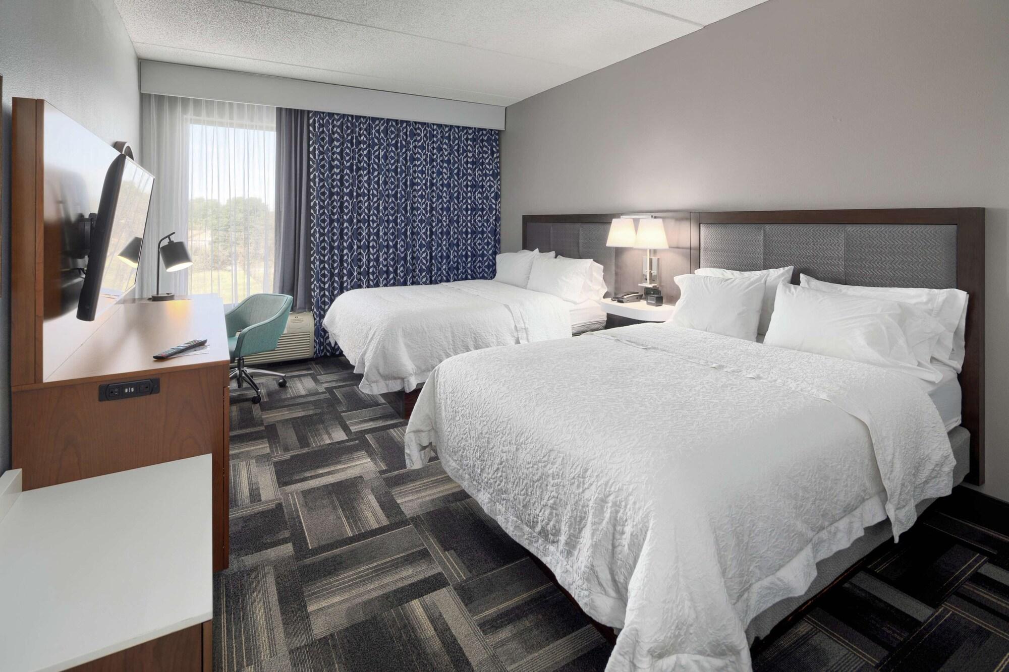 Hampton Inn Louisville Northeast Kültér fotó