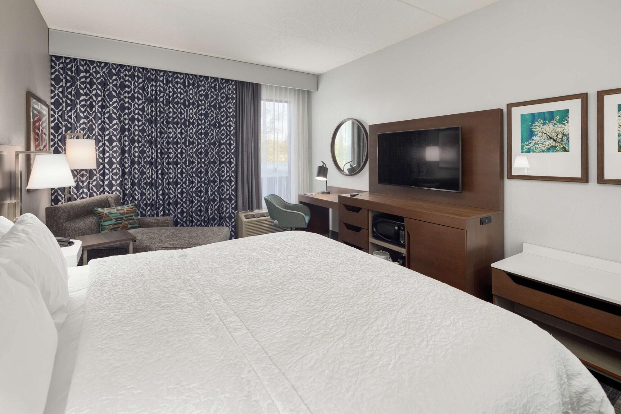 Hampton Inn Louisville Northeast Kültér fotó