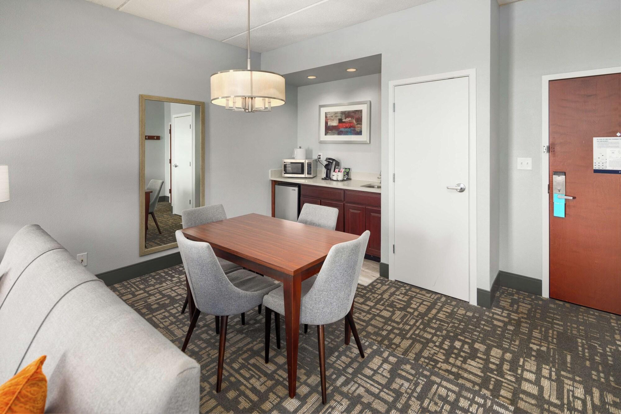 Hampton Inn Louisville Northeast Kültér fotó