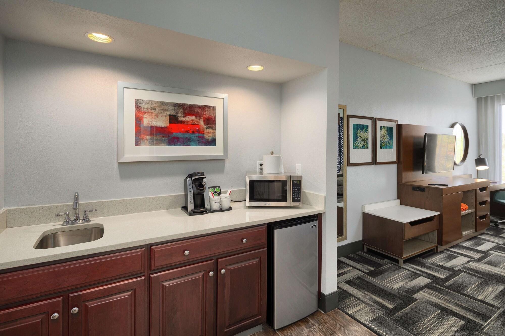 Hampton Inn Louisville Northeast Kültér fotó