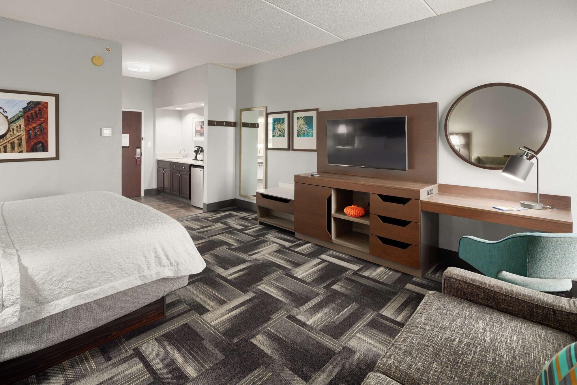 Hampton Inn Louisville Northeast Kültér fotó