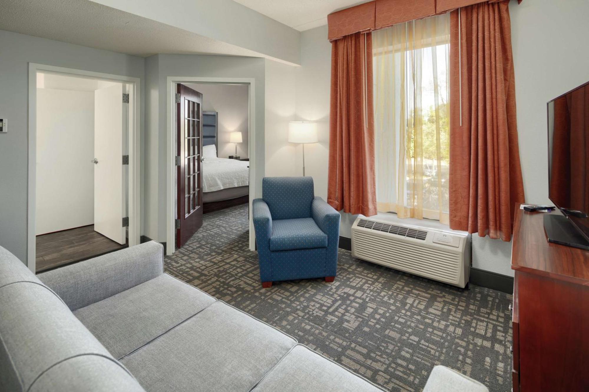Hampton Inn Louisville Northeast Kültér fotó