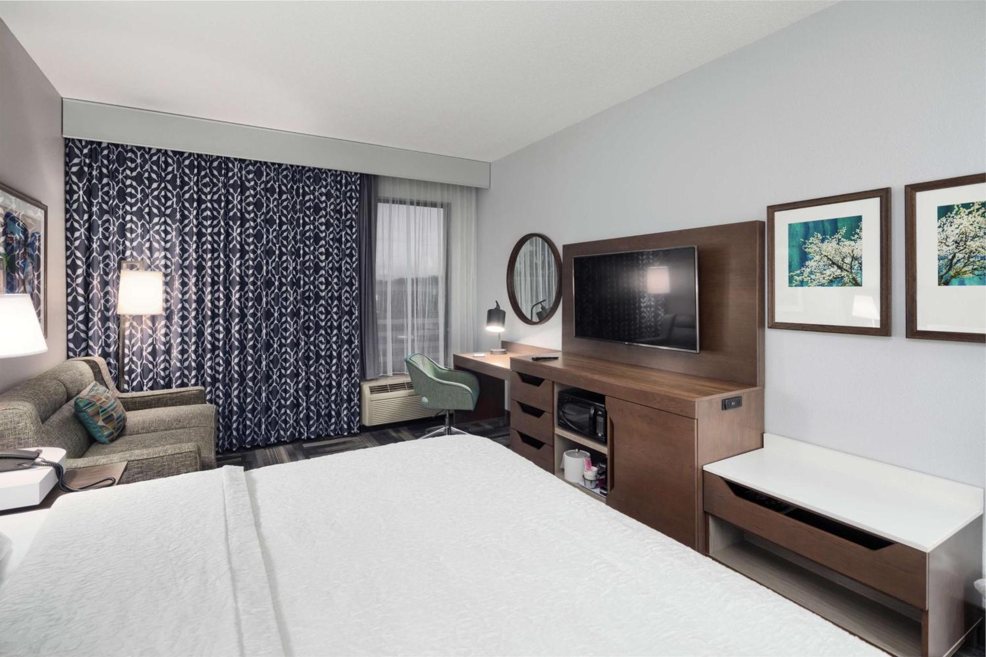 Hampton Inn Louisville Northeast Kültér fotó
