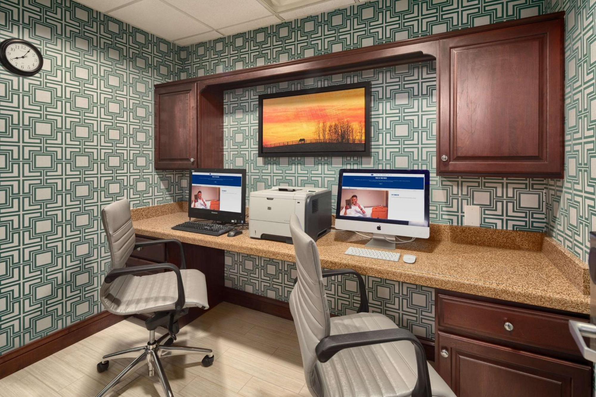 Hampton Inn Louisville Northeast Kültér fotó