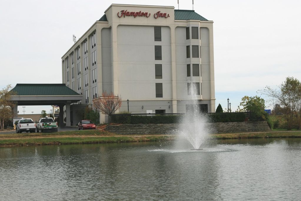 Hampton Inn Louisville Northeast Kültér fotó